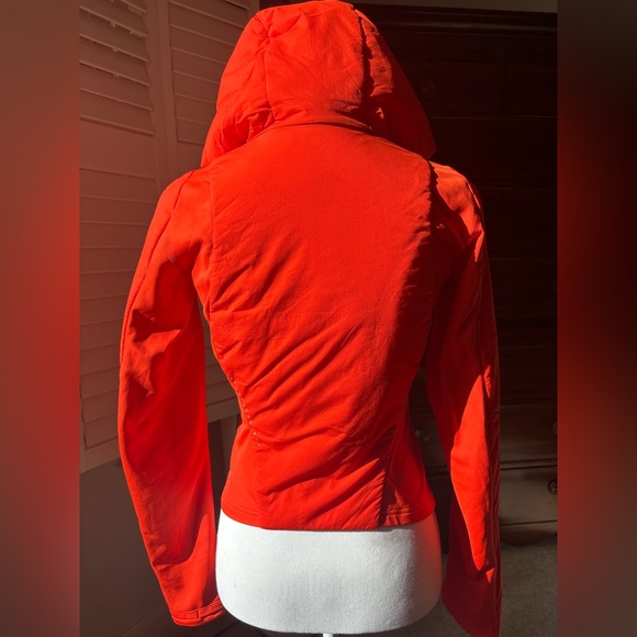 Lululemon Push Your Pace Jacket
Solar Orange - Picture 4 of 8